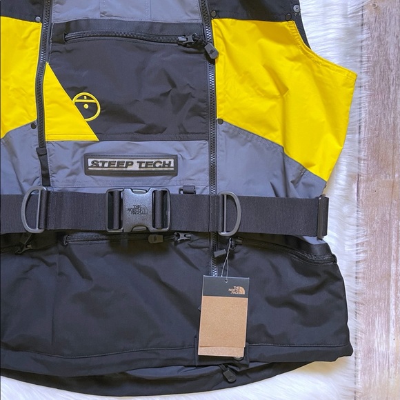 The North Face Unisex Steep Tech Waterproof Vest In Lightning Yellow - TNF Black - Picture 2 of 10